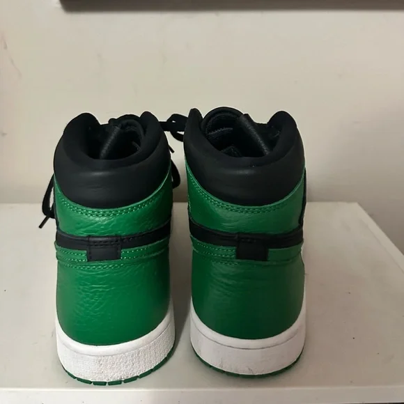 Jordan 1 Pine greens - Picture 4 of 4
